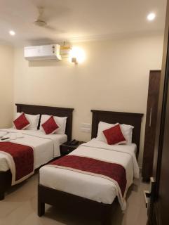 Hotel Strawberry Grand - 4