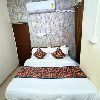 Luxury 2BHK - Near Station and Metro - Sirav Stays - 3