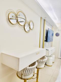 Hotel Style 1BR Condo Near Airport, SMX, MOA - 7