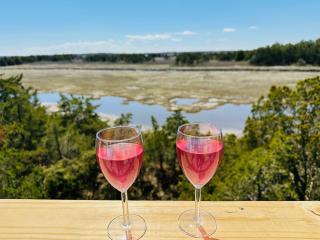 BeachHaven: STEPS TO SAND, Pet-Friendly, +Linens - 2