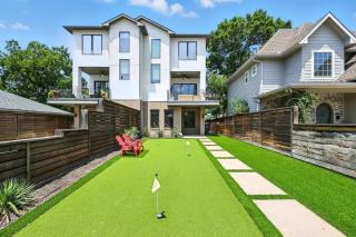 Modern Luxury Townhouse | Uptown & Attractions - 8