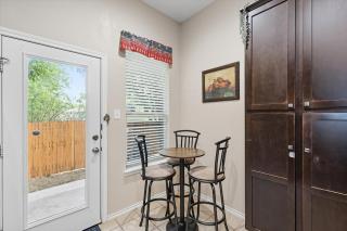 Spacious 5-BD 3-BA Forest View Getaway Sleeps 13 - 2