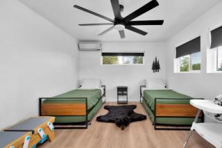 Marina View Cabin, Boat Slip - Sleeps 11 - Pets OK - 1