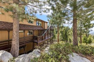 Mountain High Club - 3 Bed Condo w Views of Tahoe! - 5