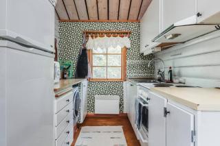 Cozy Nordic Cottage by the Forest and Sea - 5