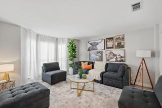 4-BD 2-BA Tropical Pool Oasis with a Game Room - 3