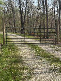 Deep Woods Cabin 2BD 1BA Grill, Firepit, Private Forest, Pet Friendly 4PP - 1