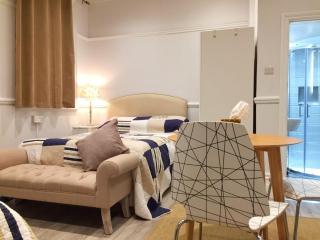 Glendevon House Hotel - Bromley - 5