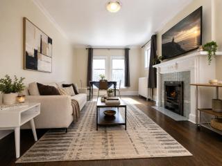 2-Bedroom West End Retreat Walk to Beach, Robson and Denman - 0