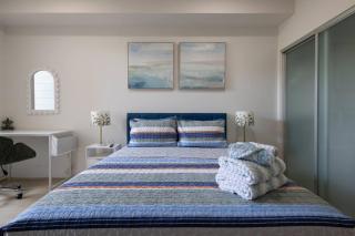 Prime Beach Location | Free Garage Parking - 0