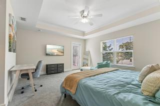 Jax Beach 4BR Kid Friendly House - Sleeps 8 - Hot Tub, Arcade, Fenced Yard, Mayo Clinic - 2