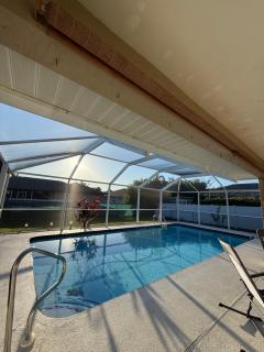 LED POOL & KING BED - Cape Coral Retreat - 9