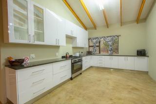 Croco-Manzi Modern Family Retreat in Marloth Park - 3