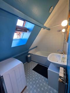 Cozy 1-bedroom apartment Downtown within walking distance Quiet Parking - 1