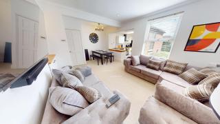 Sheringham Luxury, Cinema, Hot Tub & Beach - 3