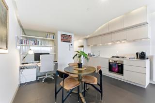 Lake View 1-Bed Apartment Canberra Centre - 1