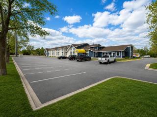 Days Inn by Wyndham Hinckley - 9