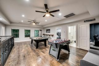 Valley Vista Luxury Retreat w Pool Cinema Games - 1
