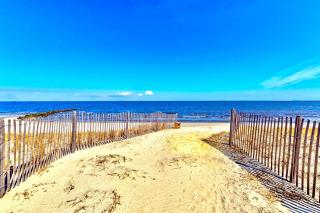 Beachwalk: ON BEACH. Pet-Friendly. Linens Incl. - 4