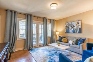 Beautiful Plaza Condo 01 - 4