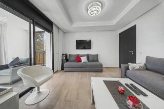 Beachside Apartment with Private Pool - 4