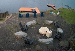 Luxe Port Lookout with waterfront, theater, games - 8