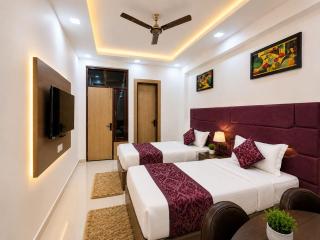 Hotel Radha Krishna Residency - Affordable Stay Central Vrindavan - 0