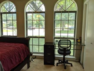 3BR Near Domain, Parking, Fast WiFi, Spacious - 7