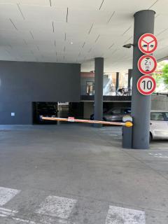City Center Premium Apartment with Private garage Parking - Košice - 8