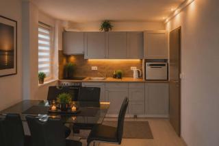 Citadella Luxury Lakefront Apartment with Terrace - 2