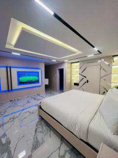 ONA Luxury - 7