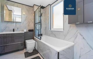 Springhill Townhouse - 3 Bedrooms, Great Views, Newly Refurbished, Free Parking, Free Wifi, River View, Dock, Eden Views, Fully Equipped, RELOCATION FAVOURITE by SUNRISE SHORT LETS DUNDEE - 2