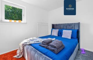 Springhill Townhouse - 3 Bedrooms, Great Views, Newly Refurbished, Free Parking, Free Wifi, River View, Dock, Eden Views, Fully Equipped, RELOCATION FAVOURITE by SUNRISE SHORT LETS DUNDEE - 4