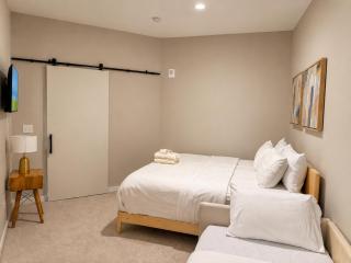 The Stay - Ballston Arlington - 3