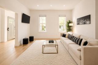 15 min to NYC, Spacious & Private 3BR Home - 8