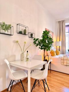 CITY&MORE-11! Schickes Apartment mit Altbauflair! - 6