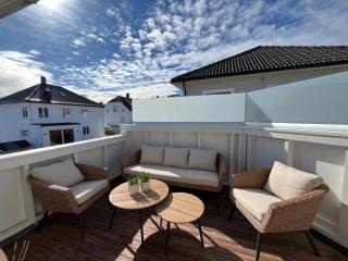 Sunny and centrally located semi-detached house - 6