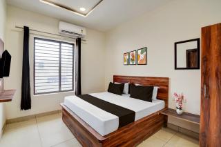 Hotel Golden Residency - 9