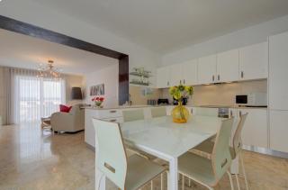 This magnificent villa offers a memorable holiday - 2