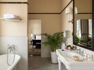 Raffles Hotel Le Royal - 1