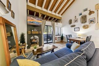 Remodeled Tahoe Chic Studio: AC Hot Tub LLV322 - 0