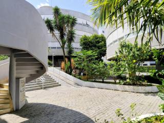 8 Apartamentos em Condomínio Fechado c/portaria presencial 24 hs à Beira mar na Praia do Tombo no Guarujá - 3