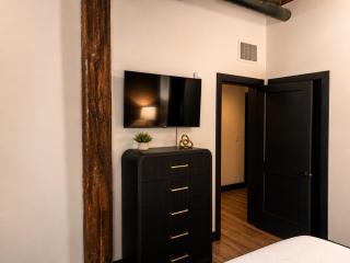 Brick & Bed Riverfront Lofts, T 203 - 3