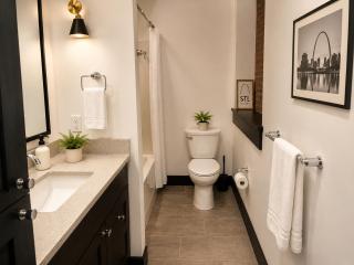 Brick & Bed Riverfront Lofts, T 203 - 2