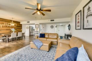 Airy Destin Condo w/ Pool - Walk to Private Beach! - 3