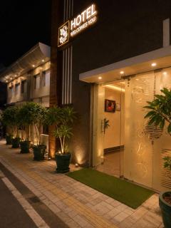 Hotel Pleasant Taj Agra -Budget Family AC Rooms - 2