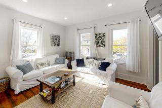 Boothbay Cottage - 8