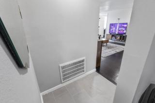 FIFA Stay 2BR Near NRG DT & Med Center -1 - 2