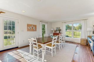Elegant Coastal Retreat - 6