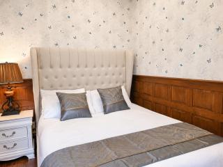 Cozy Queen Room in Quiet Richmond McNair Area - 8